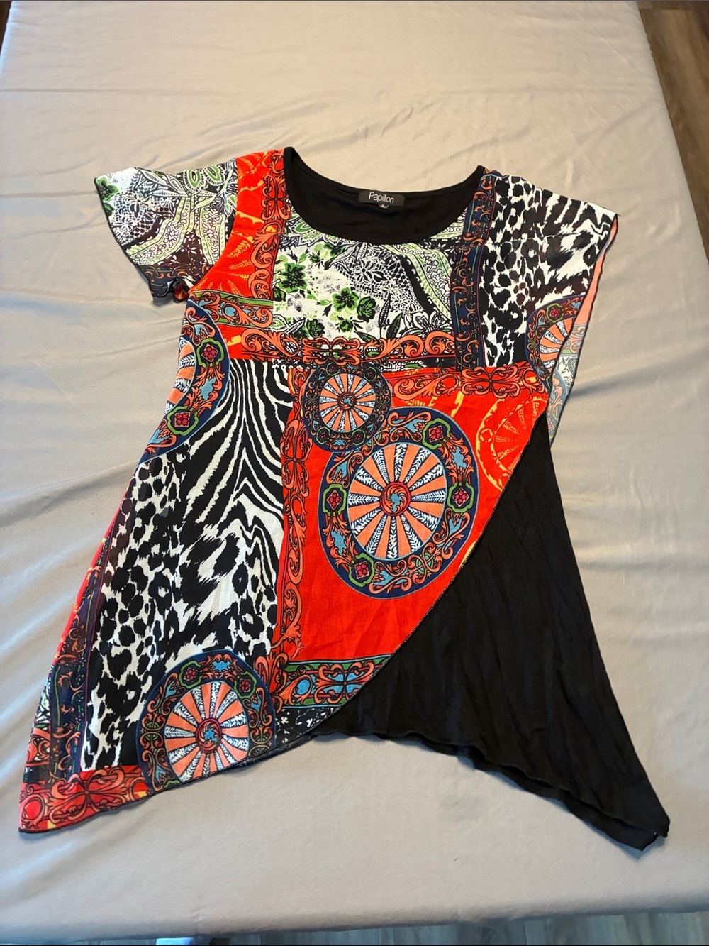 Papillon Blanc Red Black Multicolor Short-Sleeve Patchwork Tunic